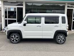 選べる延長保証もご用意。無料保証期間1年に安心をプラスする1年または2年延長保証（有償）がお選びいただけます。もちろんん走行距離無制限です。