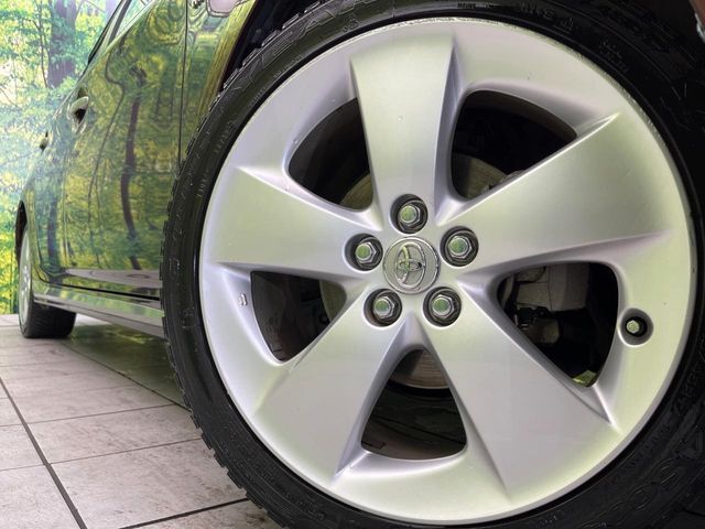 【純正17インチアルミホイール】外観にマッチした純正アルミホイールを装着しております。各種社外アルミホイールや、スタッドレスタイヤも取扱いしております。是非ご相談ください♪