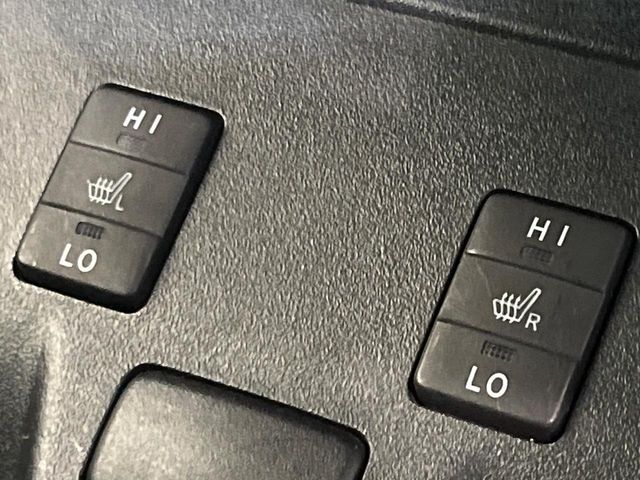 【シートヒーター】寒い日に重宝するシートヒーター！エアコンより早く温まってくれるので寒がりの人も安心ですね♪エアコンの温風は乾燥するから苦手、という方にもをおすすめです。