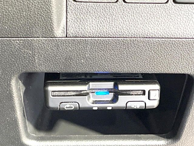 【ETC】高速道路の料金所をストレスなく通過！話題のスポットやサービスエリアに多い「スマートIC」利用時は必須のアイテムです。当店でセットアップを実施、ご納車当日からすぐにご利用いただけます！