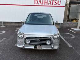 走行距離13903kmの希少な一台。塗装が色あせていますので、要塗装です。好みの色に塗装して下さい。