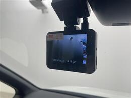 【後部座席操作部】後部座席を快適に過ごしていただくための便利な装備が付いています！