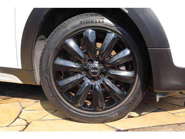 純正18インチアルミ