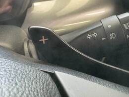 【パドルシフト】ドライバーの任意でハンドルから手を放さずにシフトチェンジが可能です。操作性に優れた機能でドライブがより楽めます