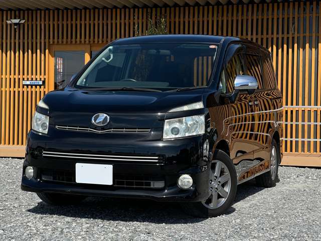 疑問はその場で解決！「車のこと、よく知らない…」そんな方も大歓迎！車の特徴や中古車の選び方まで一つひとつ丁寧にご説明しますので、どんな小さなことでもお気軽にお尋ねください。