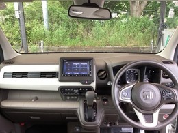 先進の安全運転支援機能【Honda SENSING】を搭載。衝突軽減ブレーキや誤発信抑制機能など様々な機能で安全運転をサポートします。機能一覧はHondaオフィシャルサイトで確認できます。