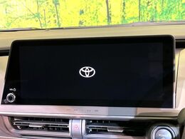 【ディスプレイオーディオ】視認性が高いディスプレイオーディオを装備♪操作性も良好で直感的なソース選択が可能です。