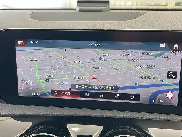 【純正メモリーナビ】です。フルセグTV視聴やBluetooth等充実装備。