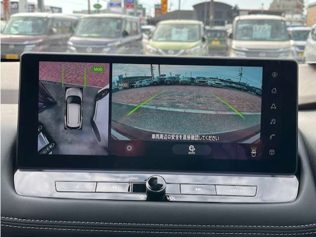 アラウンドビューモニター　駐車するの楽ですよ