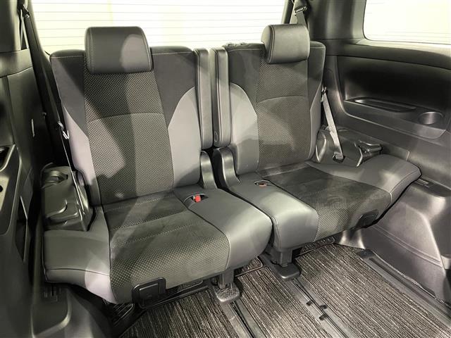 【3列目シート】店舗にて現車の確認も頂けますので、お電話で在庫をご確認の上是非、ご来店くださいませ！！！後席モニター/フリップダウンモニターの取付も承っております♪