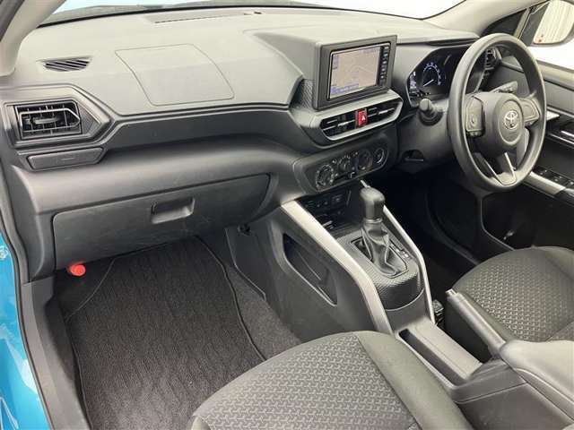 高品質カークリーニング ピカピCar 外装・内装、岐阜トヨペットの専門スタッフがシートもカーペットも綺麗に洗浄済み！プロの仕上げを是非ご確認下さいませ。