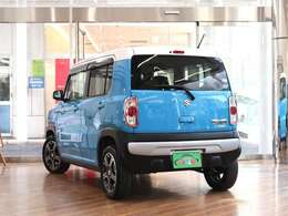 雨の日でもゆっくりお車ご覧いただけます