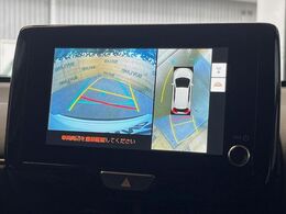 【パノラミックビューモニター】専用のカメラにより、上から見下ろしたような視点で360度クルマの周囲を確認することができます☆死角部分も確認しやすく、狭い場所での切り返しや駐車もスムーズに行えます。