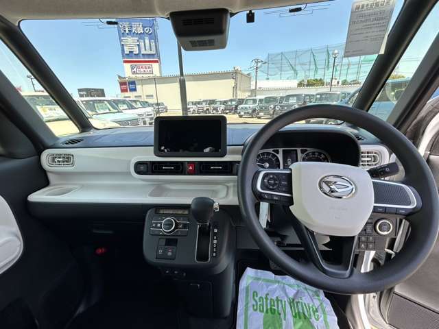 ケイカフェでは、快適なカーライフを過ごしていただくためにオイル交換～定期点検や車検整備なども実施。国土交通省トップランクの指定工場6拠点、認証工場1拠点の体制で高いクオリティの整備を実施しております。