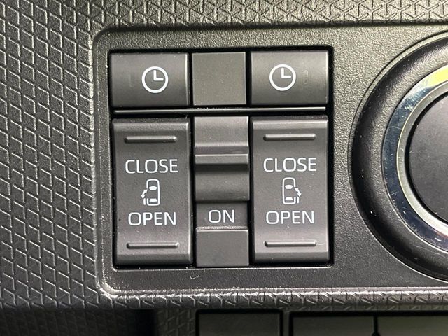 【両側パワースライドドア】スマートキーや運転席のスイッチで後席両側スライドドアの開閉が可能♪電動だから力を入れてドアを開ける必要が無く、小さなお子様でも簡単に開け閉めでき快適です♪