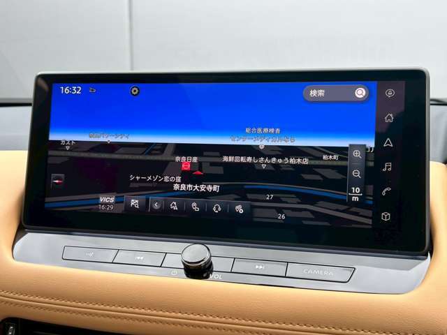 メーカーオプション純正ナビが装備されております。フルセグTV、アップルカープレイ、アンドロイドプレイなど様々対応しております！