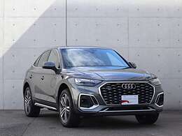 衝突軽減ブレーキ機能やクルーズコントロールの車間距離の制御を兼ねたセンサーが運転中は常時周囲を見張ります。