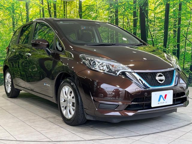 大好評のボディコーティング「弾スプラッシュコート」もご納車までに施工可能。通常のガラスコートと異なる、耐久年数6年の無機質ガラスコーティングが、ボディをキレイな状態に保ってくれます。
