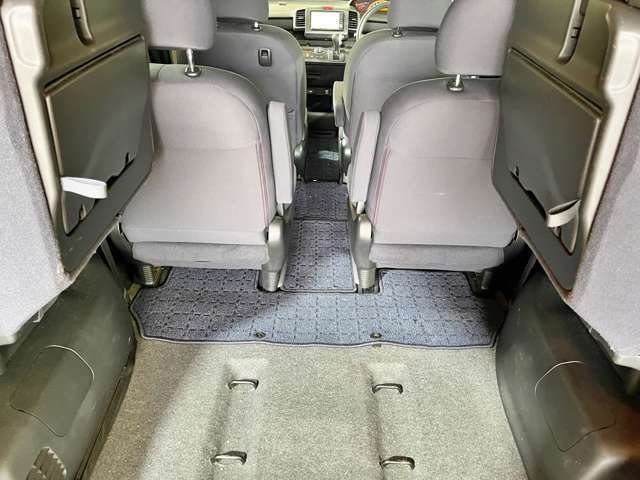 お店まで遠いからと諦める前に！全国納車可能です！遠方販売実績多数あり！現車を見ないでご購入されるお客様のご不安な点を一掃出来るように案内させて頂きます。ご遠方のお客様も安心してご連絡下さい！