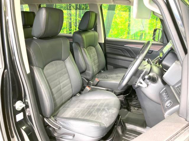 運転席シート廻りは使用感も少なく、良好な状態となっています。丁寧に使われていたことがよくわかりますね。