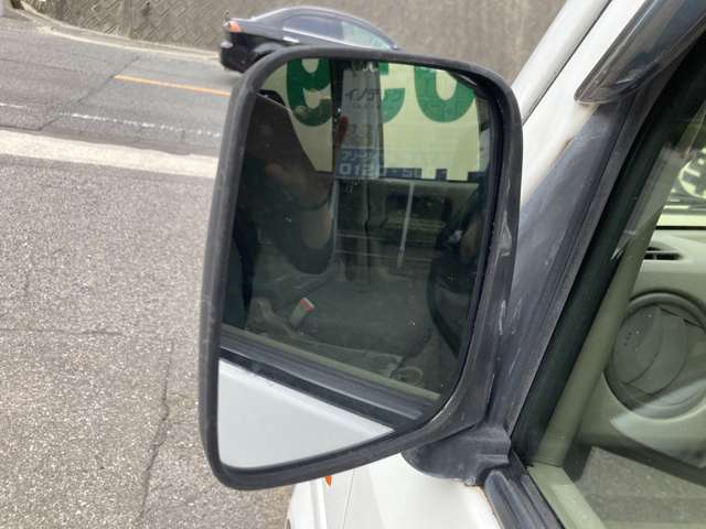 積載車も完備しておりますので事故や故障の際も引取が可能です
