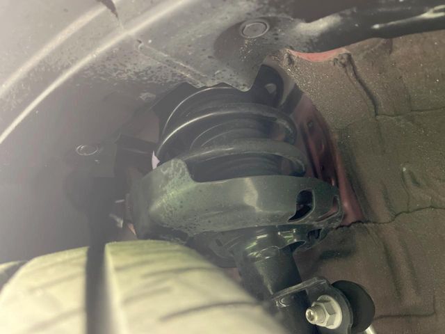 親切・丁寧な専門メカニックスタッフが応対！・車検・点検整備・事故等の修理などアフターサービスも安心。お車のカスタマイズもネクステージのサービススタッフまでご相談ください！
