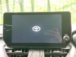 【ディスプレイオーディオ】お手持ちのスマートフォンとの連携で、ナビや音楽再生など各種アプリを使用可能。スマホに近い感覚でお使いいただけます♪