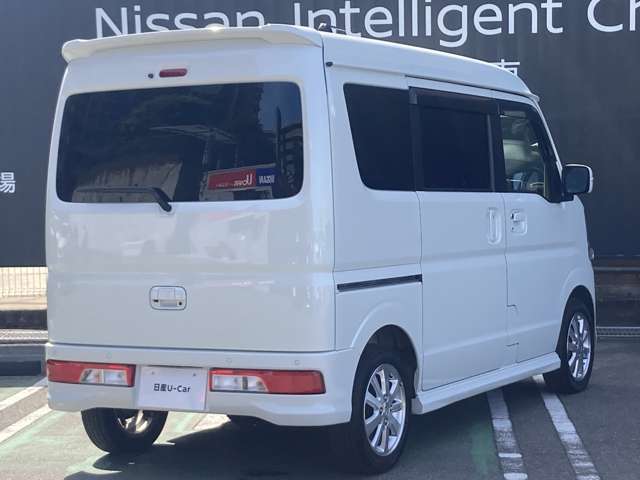 衝突被害軽減ブレーキ・踏み間違い衝突防止アシスト・車線逸脱警報・後障害物検知ソナーを標準で装備