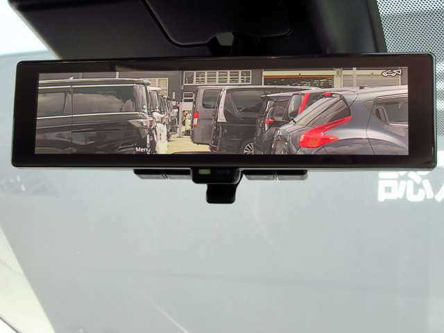 スマートルームミラー★車両後方のカメラ映像をミラー面に移して、いつでもクリアな後方視界を確保します♪