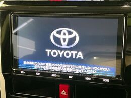 【純正9型ナビ】人気の純正ナビを装備しております。ナビの使いやすさはもちろん、オーディオ機能も充実！キャンプや旅行はもちろん、通勤や買い物など普段のドライブも楽しくなるはず♪