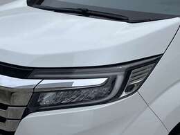 ☆ヘッドライトには明るいLEDを採用！雨の日や夜でも安全にドライブできます。また、オートライトになりますので、ライトの点け忘れ、消し忘れ等を防いでくれます☆