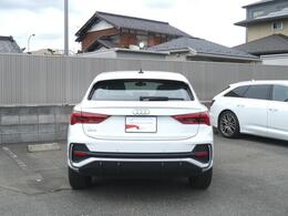 当店はアウディフォルクスワーゲンリテールジャパンの取扱車両でしたら、どちらの店舗のお車でもお取り寄せ可能です。