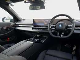 お車の詳細等はお気軽にBMW、MINI正規ディーラー　アルコン　までお問い合わせくださいませ。スタッフ一同、お待ちしております！