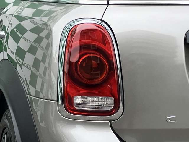 当店のお車をご覧いただきましてありがとうございます。お車についてのご質問やお見積りのご依頼、ご購入にあたってのご相談などお気軽にお問い合わせ下さい！