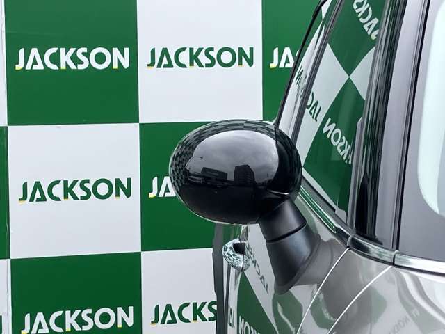 車輛一台一台にこだわりを持ち自信をもって提供させていただいております。また自社独自の買取システムやネットワークもございます。オーダー注文にも自信がございますのでぜひお問い合わせください。