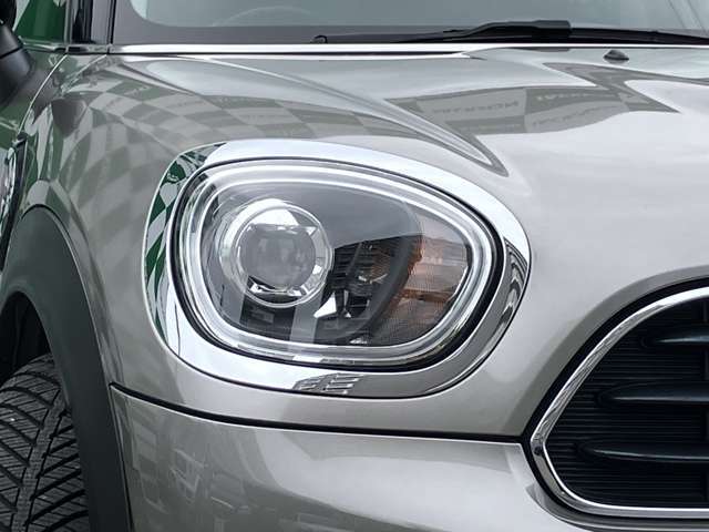 当店の車両をご覧いただきありがとうございます。営業時間は10：00～19：00、毎週月曜日が定休日となります。お問合せはLINEもしくは050-8880-4840までご連絡ください