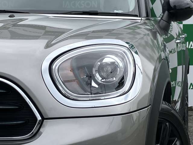 当店の車両をご覧いただきありがとうございます。営業時間は10：00～19：00、毎週月曜日が定休日となります。お問合せはLINEもしくは050-8880-4840までご連絡ください