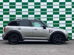 実質年率2.4％～ご案内可能です。残価設定型や均等払いでは最長120回払いまで設定いただけます。試算もすぐにできますので、まずはお気軽にお問い合わせください。