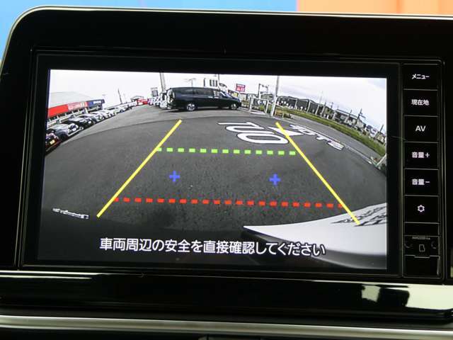 車庫入れ苦手な方も安心のバックモニター付き。