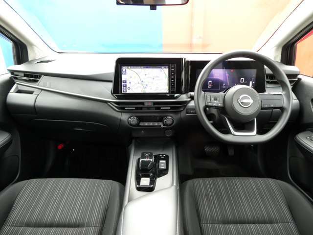 e-POWER搭載で、走り出しも坂もカーブも、気持ちよく”スーン”と走り抜ける。コンパクトだけど広い。ロングドライブもラクラク。ノートは毎日のワクワクをもっと加速させます！！