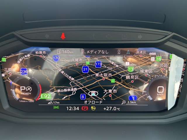 ●MMIナビゲーション『高解像度カラーディスプレイに、Bluetooth（R）接続によるハンズフリー通話機能を搭載しています。』