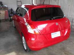 年式相応ですが、納車時にはできる限りキレイに納車させていただきます。どうしても気になるところ等ありましたら、低価格にてお直しいたしますので、何なりとお申し付けください。