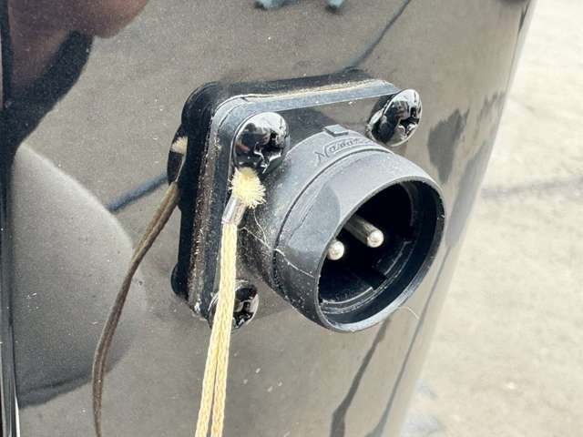 外部電源取り口