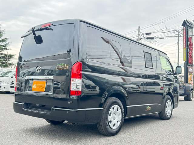 1オーナー　12Vクーラー　FFヒーター　電子レンジ　冷蔵庫　トイレ　400AhリチウムサブBT　2000Wインバーター　ベンチレーター　シンク　ソーラー　走行充電　外部充電・電源　バッテリーメーター　ナビ　ETC