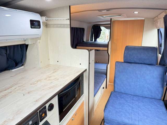 ハイエース・レジアス・グランドハイエース・ライトエース・キャラバン・ボンゴ・バネット・コモ等バンコンを幅広く展示しております。お客様に合った1台をお選びいただけます♪