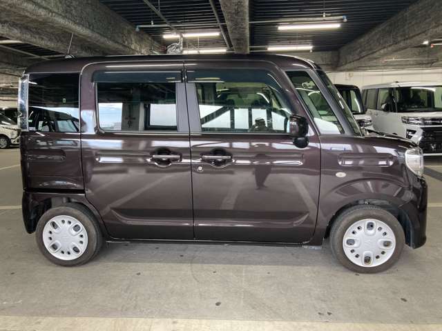 当店では、オールメーカー・オールカラーの新車・届出済み未使用車を取り揃えております。