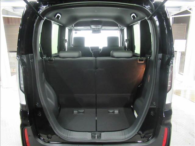 幅広いスペースを確保！倒してご利用いただければレジャー使いでも、普段の買い物でも多くのものを積み込めます。