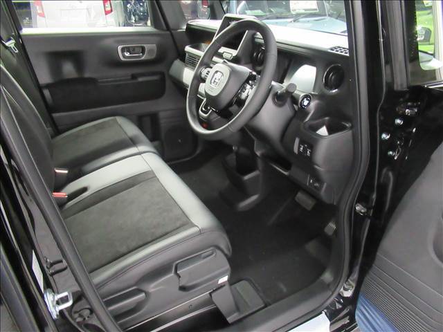 もちろん車内はきれいです☆中古車と違って使用感が全くないのは魅力の一つだと思います。