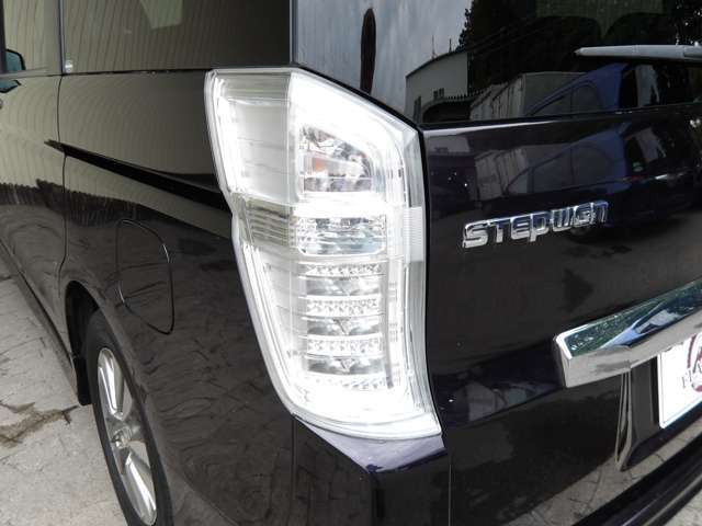 後期型LEDテールランプです☆