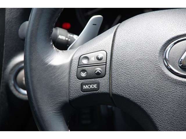 運転席廻りのスイッチや操作もしやすく使いやすいです♪